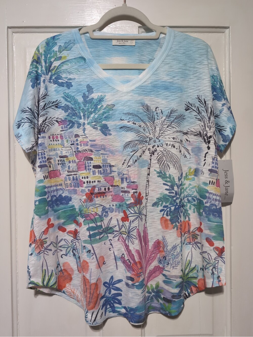 Jess & Jane Seaside Watercolor V Neck Lightweight Top USA Woman's L(1628)F